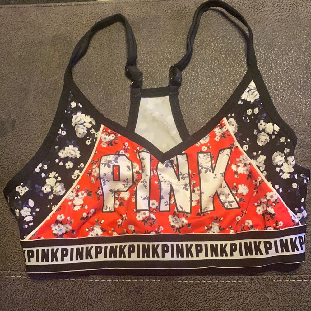 VS pink sports bra size medium
